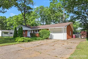 1365 Sumac St, Muskegon, MI 49445 - Photo 25