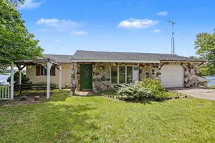 13703 Carefree Dr, Battle Creek, MI 49017 - Photo 3