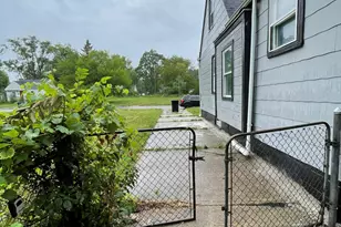 8294 Rosemont Ave, Detroit, MI 48228 - Photo 21
