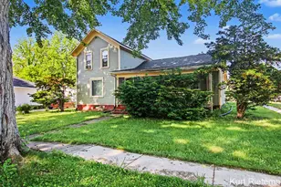220 Hamilton Ave, Bangor, MI 49013 - Photo 3