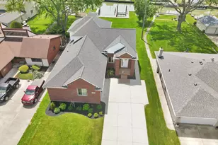 48484 Jefferson Ave, New Baltimore, MI 48047 - Photo 1