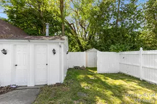 1853 Leonard St NW, Grand Rapids, MI 49504 - Photo 37