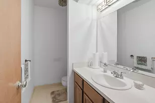 1176 Bradbury Dr, Troy, MI 48098 - Photo 13