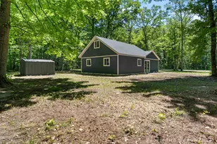 4457 S Croton Hardy Dr, Newaygo, MI 49337 - Photo 9