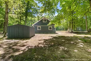4457 S Croton Hardy Dr, Newaygo, MI 49337 - Photo 9