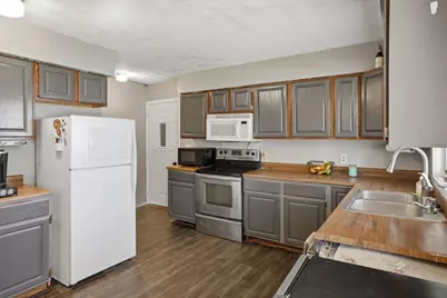 102 S Wendell Avenue, Hartford, MI 49057 - Photo 17