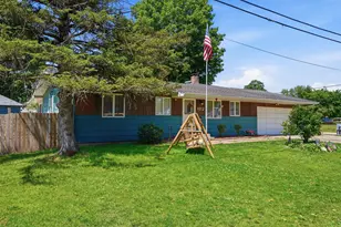 102 S Wendell Ave, Hartford, MI 49057 - Photo 3