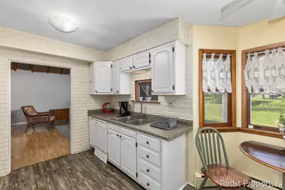 230 Creekview Drive, Battle Creek, MI 49037 - Photo 9