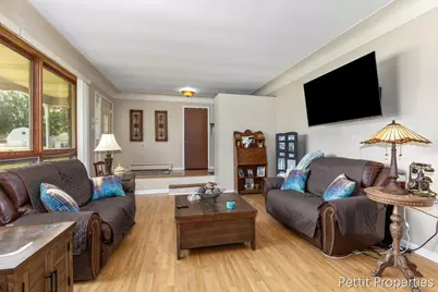 230 Creekview Drive, Battle Creek, MI 49037 - Photo 3