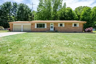 1846 Maple Ln, Benton Harbor, MI 49022 - Photo 3