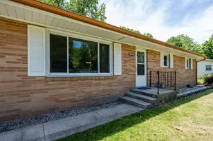 1846 Maple Ln, Benton Harbor, MI 49022 - Photo 3
