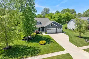 9579 Arrowcrest Dr NE, Rockford, MI 49341 - Photo 5