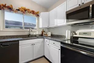 43875 Leeann Ln, Canton, MI 48187 - Photo 19