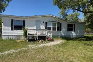 2906 S 33 Rd, Cadillac, MI 49601 - Photo 1