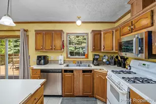 2481 Bauer Rd, Jenison, MI 49428 - Photo 7