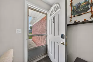 38560 Mason St, Livonia, MI 48154 - Photo 7
