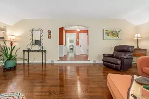 2015 Grand Ave, Kalamazoo, MI 49006 - Photo 9