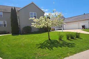 573 Brownstone St, Holland, MI 49423 - Photo 3