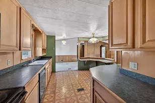 8054 N Gale Rd, Otisville, MI 48463 - Photo 9