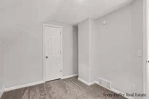416 Pine St, Fruitport, MI 49415 - Photo 9