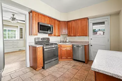 1330 W Maple Street, Kalamazoo, MI 49008 - Photo 3
