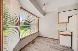 2810 S Wood Dale Dr, Jackson, MI 49203 - Photo 9