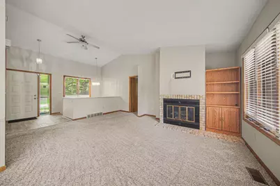 2810 S Wood Dale Drive, Jackson, MI 49203 - Photo 3
