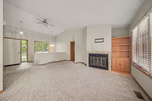 2810 S Wood Dale Dr, Jackson, MI 49203 - Photo 3