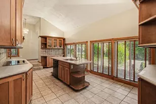 9425 Lamont St, Livonia, MI 48150 - Photo 11