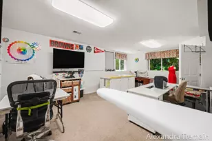 1071 Kensington St NW, Grand Rapids, MI 49534 - Photo 21