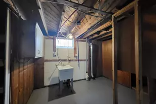 19677 Kingsville St, Harper Woods, MI 48225 - Photo 15