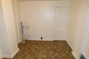 1084 Hurd Ave, Benton Harbor, MI 49022 - Photo 7
