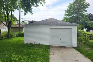 21769 Donald Ave, Eastpointe, MI 48021 - Photo 3