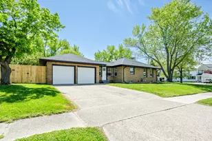 1503 Langley Ave, Saint Joseph, MI 49085 - Photo 3