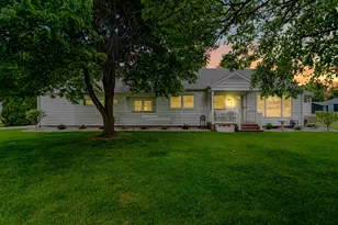 529 East St, Jonesville, MI 49250 - Photo 3