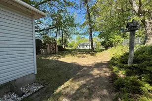 811 N Lavinia St, Ludington, MI 49431 - Photo 37