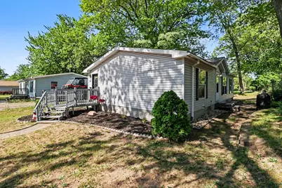 811 N Lavinia Street, Ludington, MI 49431 - Photo 3