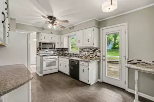 7737 Andrea Ln, Portage, MI 49024 - Photo 7