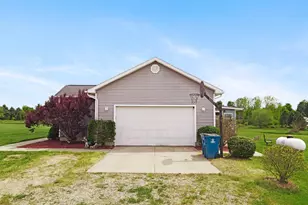8860 Timber Ln, Charlotte, MI 48813 - Photo 19