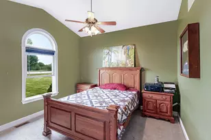 8860 Timber Ln, Charlotte, MI 48813 - Photo 17