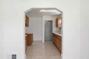 6816 Evergreen Rd, Detroit, MI 48228 - Photo 9