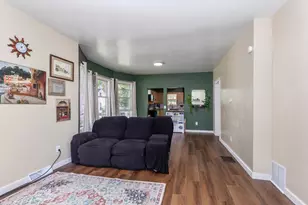 124 Woodward Ave, Big Rapids, MI 49307 - Photo 5