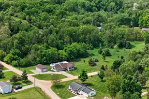 10740 Montview Dr, Jerome, MI 49249 - Photo 9