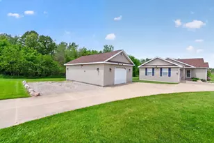 10740 Montview Dr, Jerome, MI 49249 - Photo 17