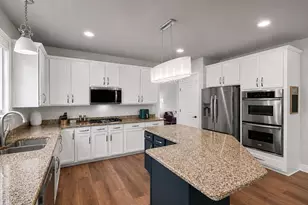 6147 Birchcrest Ln, Commerce Township, MI 48382 - Photo 9
