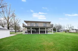 41285 Belvidere St, Harrison, MI 48045 - Photo 37