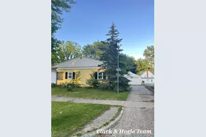 105 S Prospect Street, Saint Johns, MI 48879 - Photo 3
