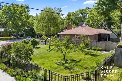 805 Rosewood Avenue SE, East Grand Rapids, MI 49506 - Photo 29