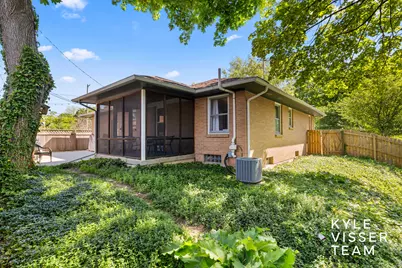 805 Rosewood Avenue SE, East Grand Rapids, MI 49506 - Photo 25