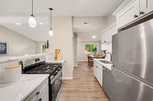 2731 Canterbury Rd, Ann Arbor, MI 48104 - Photo 3